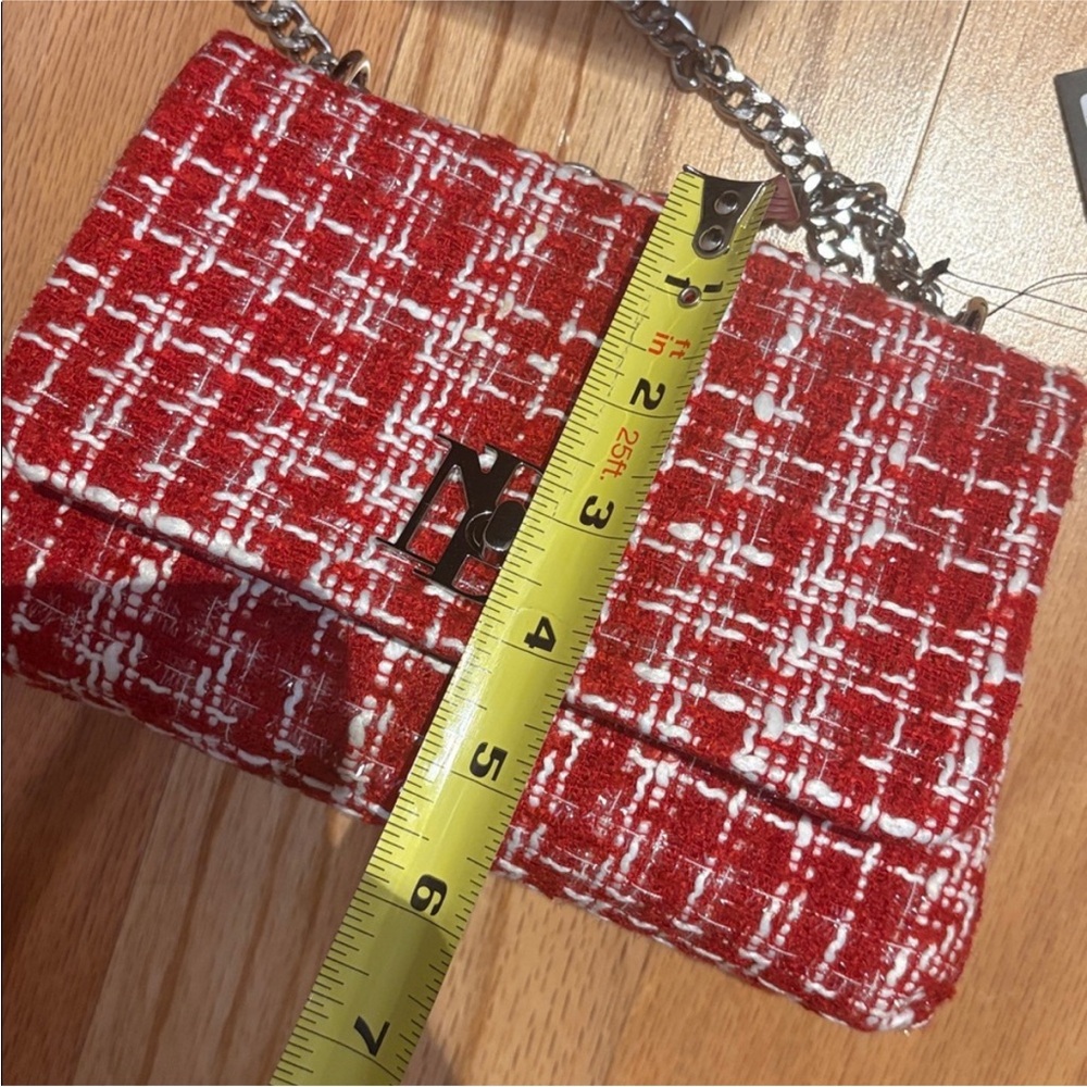 Badgley Mischka Red and White Tweed Shoulder Bag - Picture 17 of 17